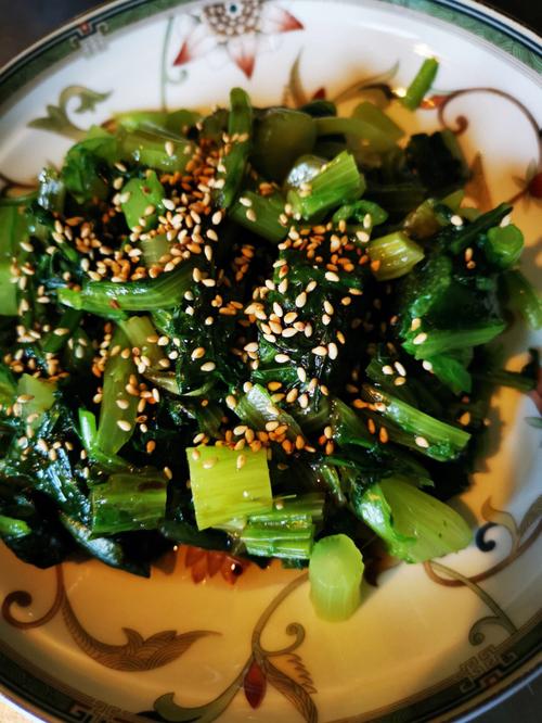 莴笋叶的做法(酒店凉拌莴笋叶的做法)