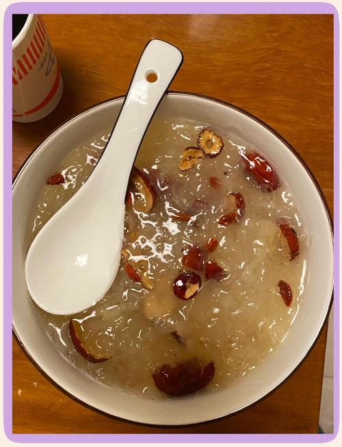 红枣银耳汤的做法（红枣银耳汤的做法?）